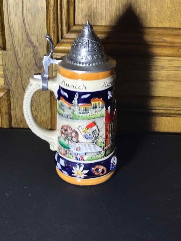 lot 59 image: (1) Stein Munich, Hand Crafted Germany by S.P. Gerz, GMBH (LR)