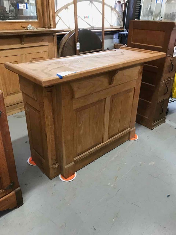 lot 17 image: Oak Bar (unfinished)