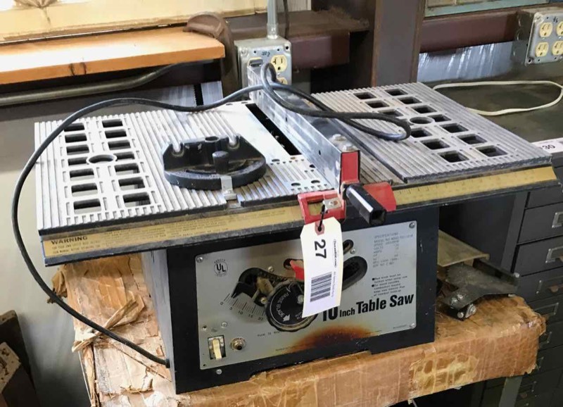 lot 27 image: Table Saw (10, electric)