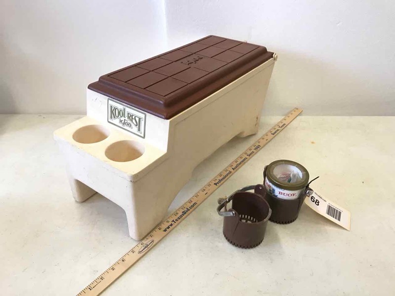 lot 68 image: Vintage Cup Holders & Igloo Console Ice Chest
