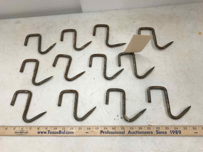 lot 114 image: LockerSmoker Hooks