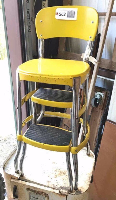 lot 202 image: Kitchen Step Stool (yellow)