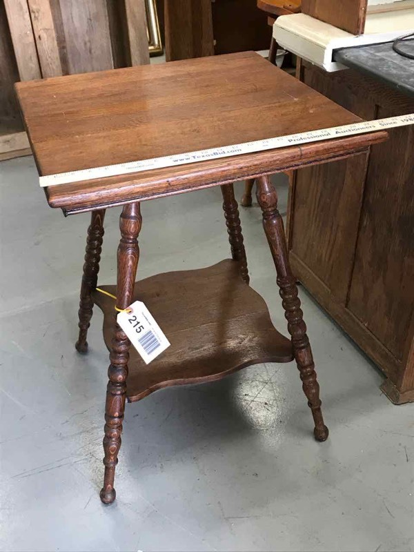 lot 215 image: Antique Oak Parlor Table