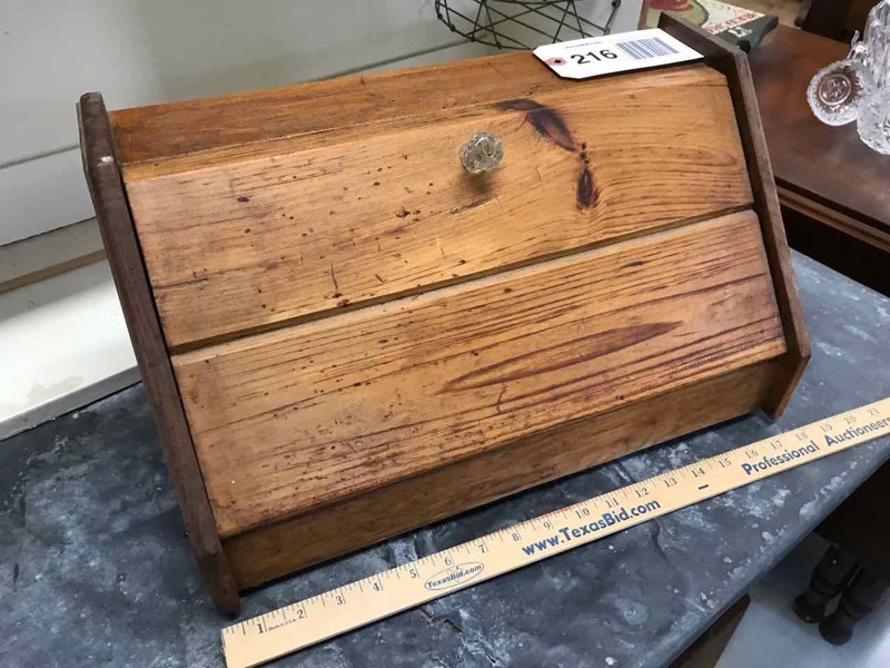 lot 216 image: Antique Pine Bread Box