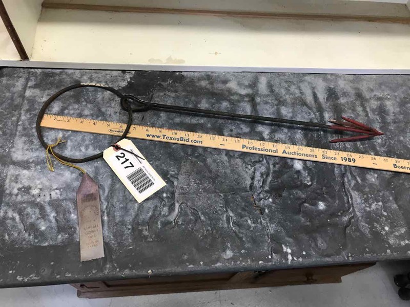 lot 217 image: Antique Tie Down with Triple Barbed Hook with Old Faded Kendall County Fair First Place Ribbon