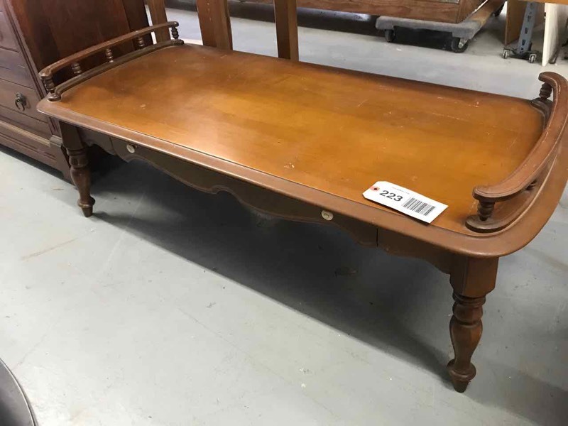 lot 223 image: Maple Coffee Table with Gallery Ends