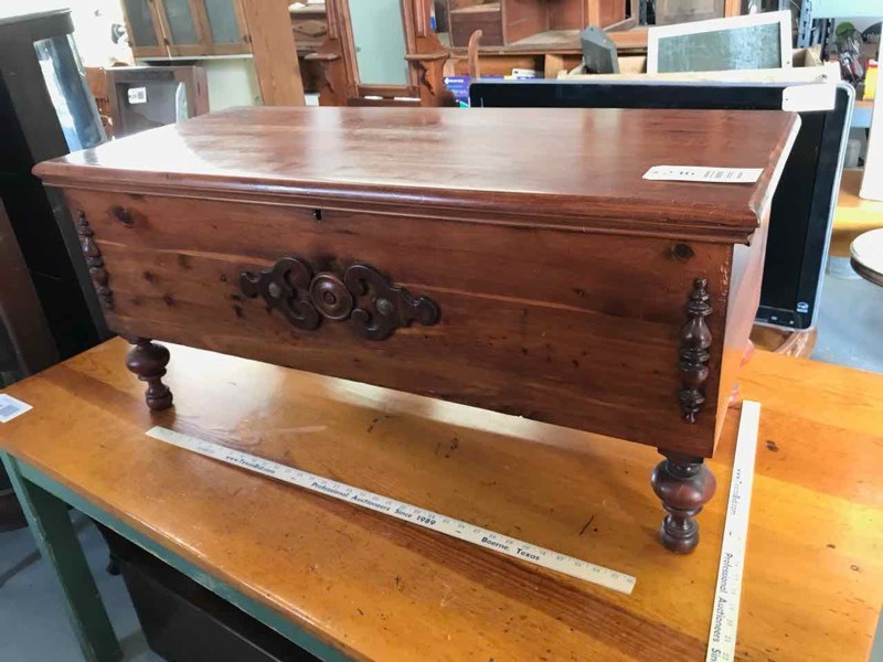 lot 236 image: Lane Footed Cedar Chest