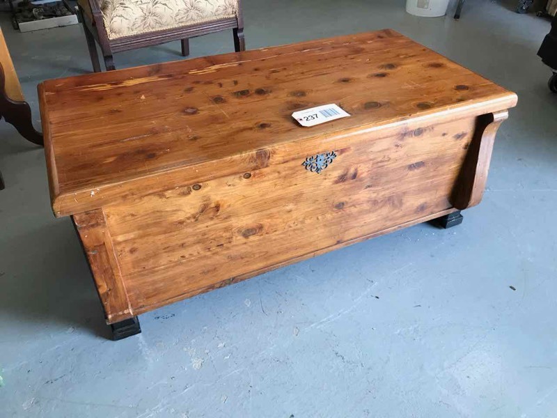 lot 237 image: Antique Empire Style Cedar Chest