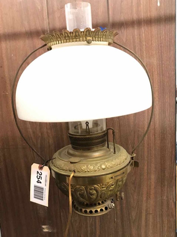 lot 254 image: Boerne Bowling Alley Antique Electrified Oil Lamp
