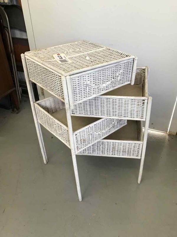 lot 278 image: Antique Wicker Sewing Basket