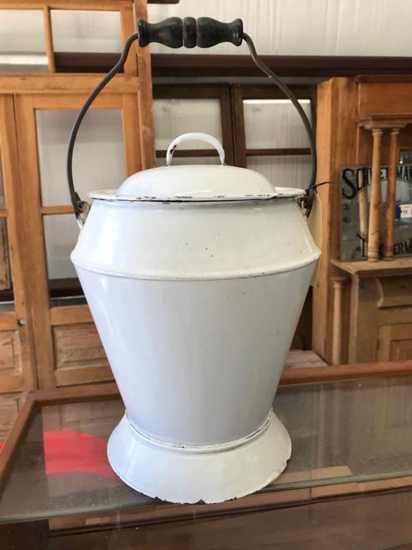 lot 683 image: Antique Enameld Coal Bucket