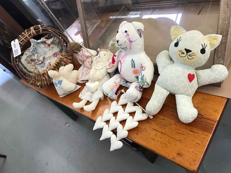 lot 693 image: Embroidered Bear, Quilt Kittie, Fabric Hearts, Basket, Etc.