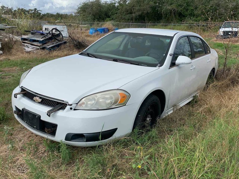 lot 401 image: 2013 Chevrolet Impala Police Vehicle, 4dr, white, doesnt start, unknown mileage  (VIN 2G1WD5E35D1236211)