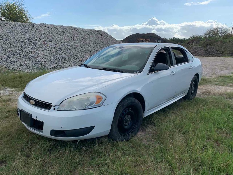 lot 402 image: 2012 Chevrolet Impala Police Vehicle, 4dr, white, odo 83,122, see video  (VIN  2G1WD5E37C1222096)