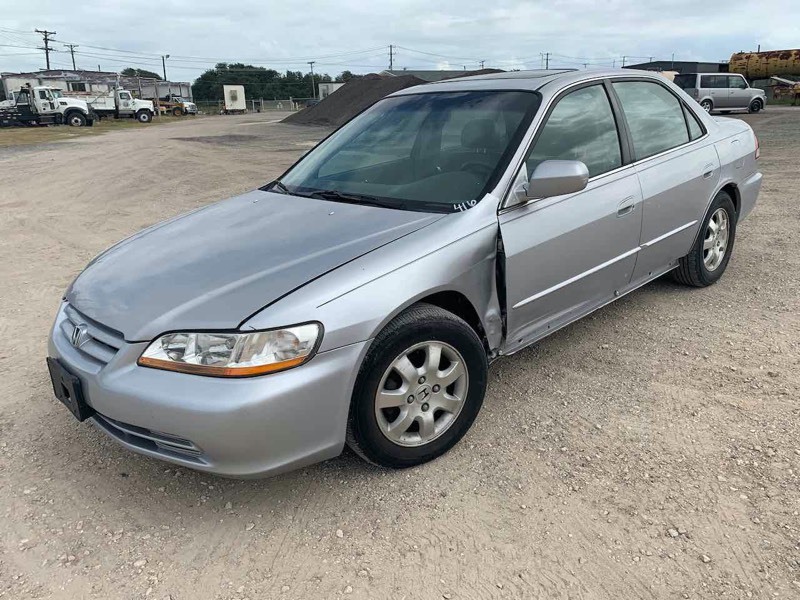 lot 416 image: Asset Forfeiture  2002 Honda EX, silver, started, see video, mileage 118,324  (VIN  JHMCG56612C011493)