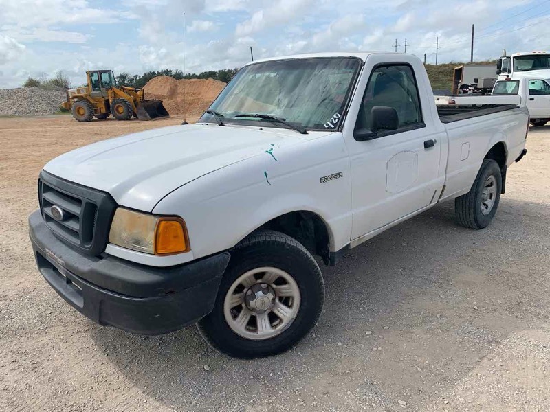 lot 420 image: 2004 Ford Ranger 4x4 pickup (mosquito truck), white, started, mileage 56,259, see video  (VIN  1FTZR11E24PA29221)