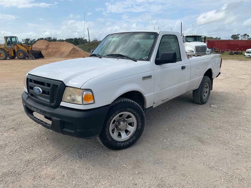 lot 421 image: 2006 Ford Ranger 4x4 pickup (mosquito truck), white, started, mileage 68,792, see video  (VIN  1FTYR11EX6PA54768)