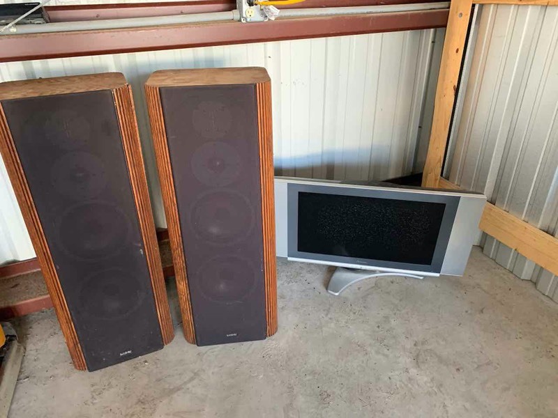 lot 555 image: Asset Forfeiture  Norcent 27 LCD Model LT2722, (2) Infiniti Speakers, Samsung DVR