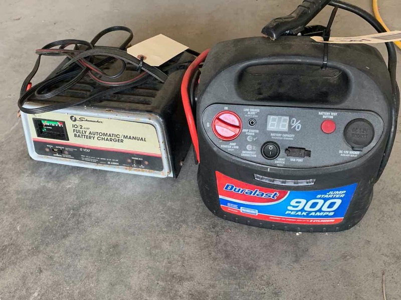 lot 561 image: Asset Forfeiture  12V Durafast Jump Box, Schumacher Charger