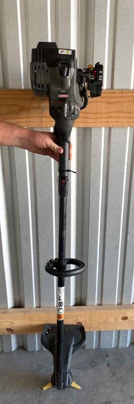 lot 569 image: Asset Forfeiture  Craftsman String Trimmer 25cc gas