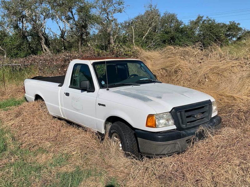 lot 427 image: 2005 Ford Ranger 4x4 pickup (mosquito truck), not running, unknown condition, unknown mileage  (VIN  1FTYR11E15PA57136)