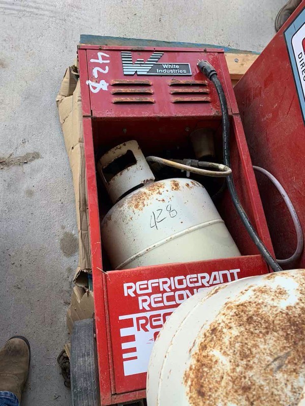 lot 428 image: White Industries AC recovery Machine, unknown condition, as-is