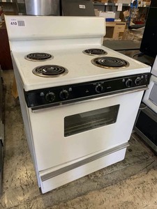 lot 410 image: GE Electric Range