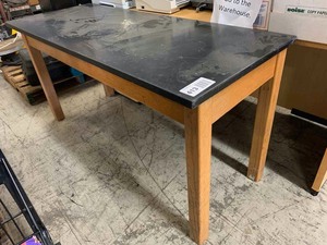 lot 413 image: Lab Table