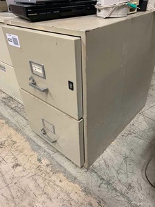 lot 422 image: Two-Drawer Insulated Record Container