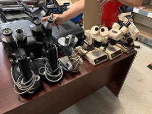 lot 468 image: (7) Microscopes
