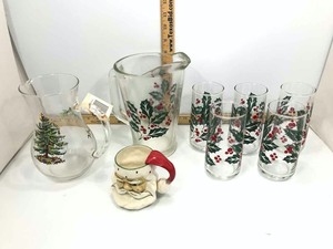 lot 558 image: Christmas Glasses, Pitchers, Santa Mug