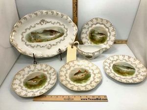 lot 570 image: Antique Bavaria, Fish Platter, 4 Plates, 1 Gravy Boat