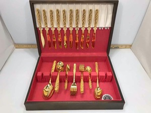 lot 600 image: Flatware in Presentation Box (gold in color) American Golden Heritage I S