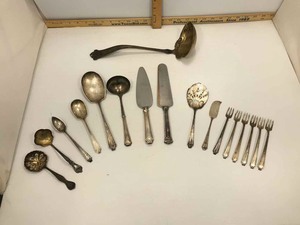 lot 602 image: Flatware marked Sterling