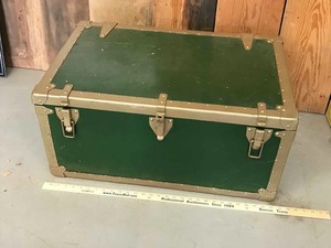 lot 614 image: Green Trunk