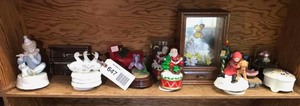 lot 647 image: Assorted Music Boxes