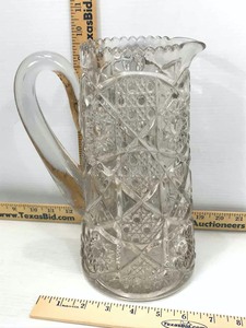 lot 671 image: Vintage Pressed Glass Pitcher (tall)