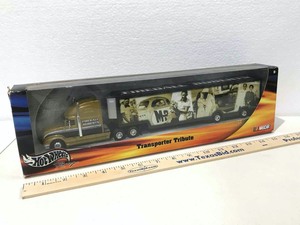 lot 688 image: Hot Wheels Fireball Roberts