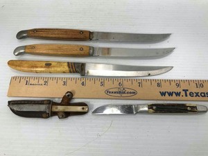 lot 727 image: (5) Knives