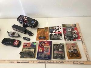 lot 753 image: Dale Earnhardt Collectibles