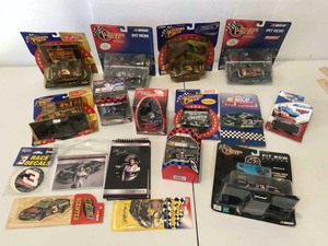 lot 754 image: Dale Earnhardt Collectibles