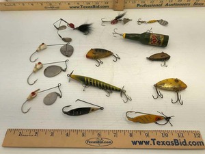 lot 775 image: Old Fishing Lures