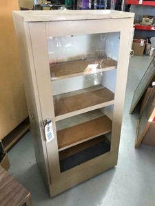 lot 781 image: Vintage Toms Metal Cabinet