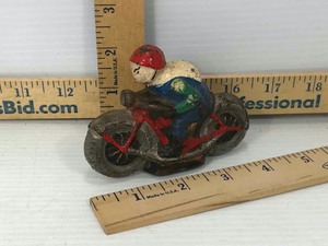 lot 844 image: Antique Heavy Cast Iron Motorcycle Paper WeightToy