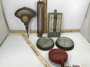 lot 862 image: AntiqueVintage GaugesMeterCap, Etc.