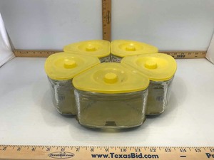 lot 881 image: Vintage 1930S GE Refrigerator Glass Scurlock Kontainerette Lazy Susan