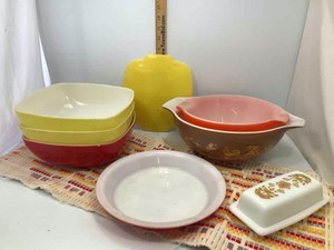 lot 884 image: Asst. Vintage Pyrex Square Bowls, Mixng Bowl, Butter Dish, Lid & (1) Fire King Orange Bowl
