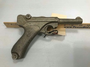 lot 906 image: Toy Cast Aluminum Pistol