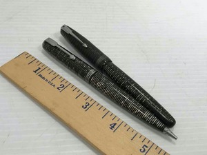 lot 912 image: Vintage Parker Fountain Pen & Pencil