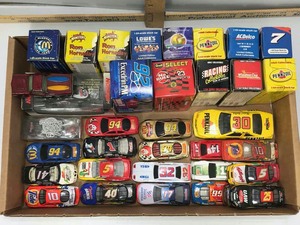 lot 920 image: Asst. Toy Cars